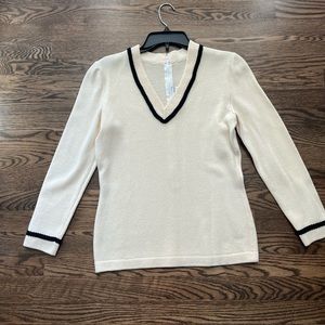 St John Collection Cream V Neck Sweater Size Small